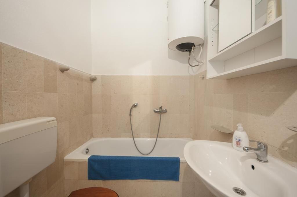 Apartments Kalajzic Pucisca Pokój zdjęcie